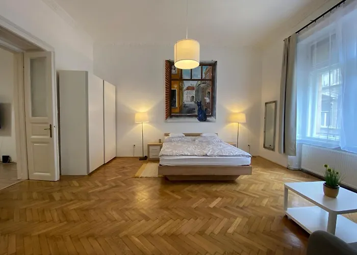 3 Bedrooms- Central Quarter Apartment Budapest admite animales