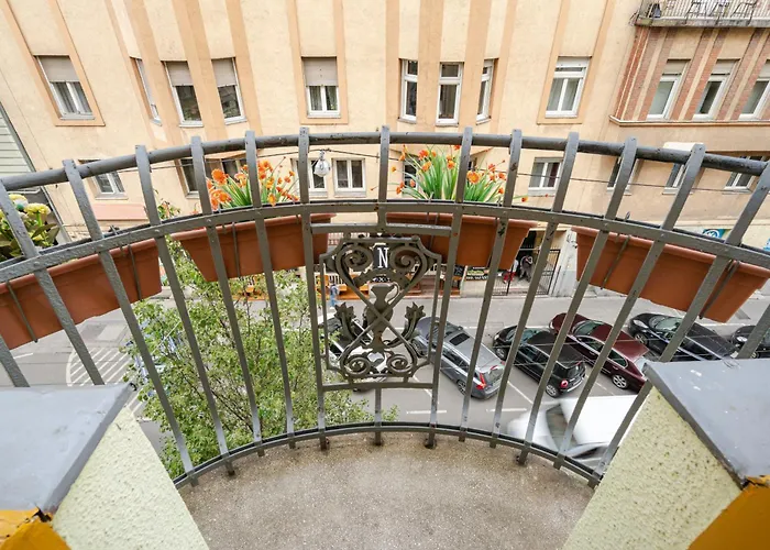 Bpr W21 Retro Home With Balcony Budapest che accetta animali