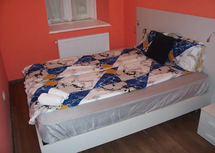 Budapest Lookery Home